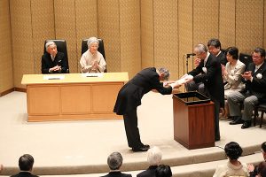 【受賞】清水展（名誉教授）が『草の根グローバリゼーション─世界遺産棚田村の文化実践と生活戦略』 により第107回 2017年日本学士院賞を受賞しました。